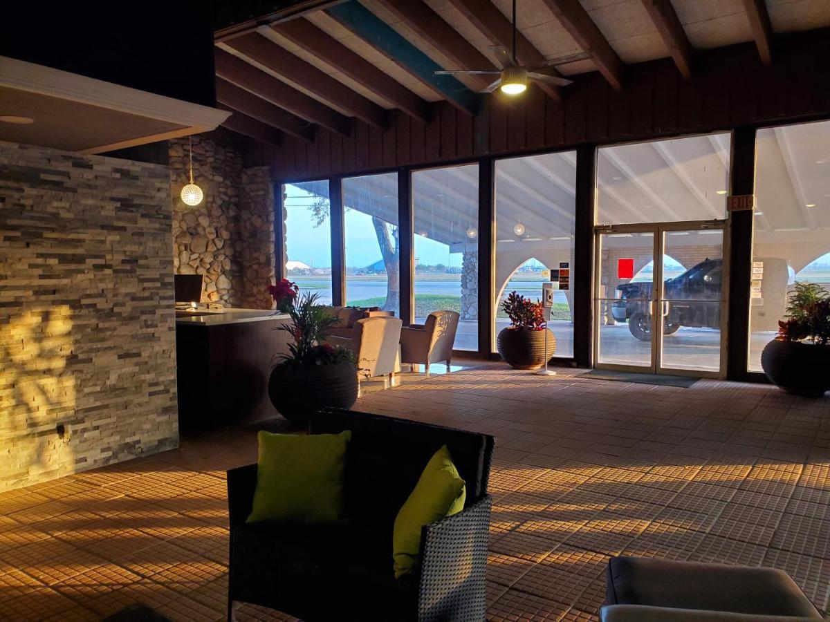 Happy Bay Hotel Бей Сити Екстериор снимка