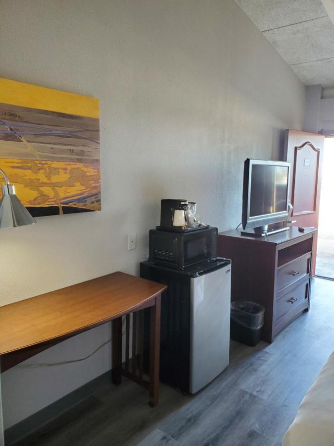 Happy Bay Hotel Бей Сити Екстериор снимка